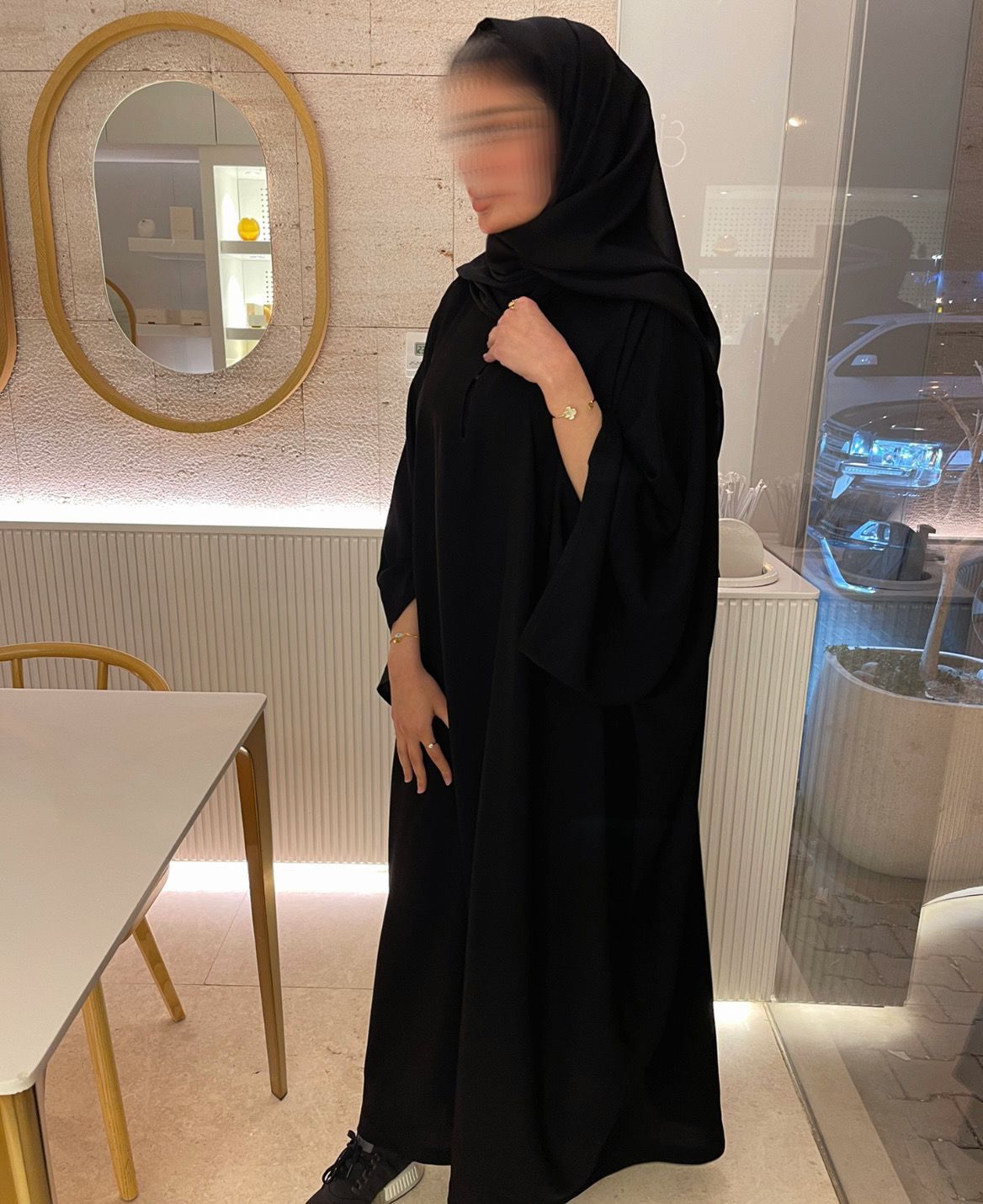 العبايه السادة خام كريب كوري + الملفع الثابت - الصورة 2