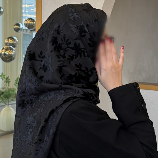 ملفع عبايه المخمل الشتوي .